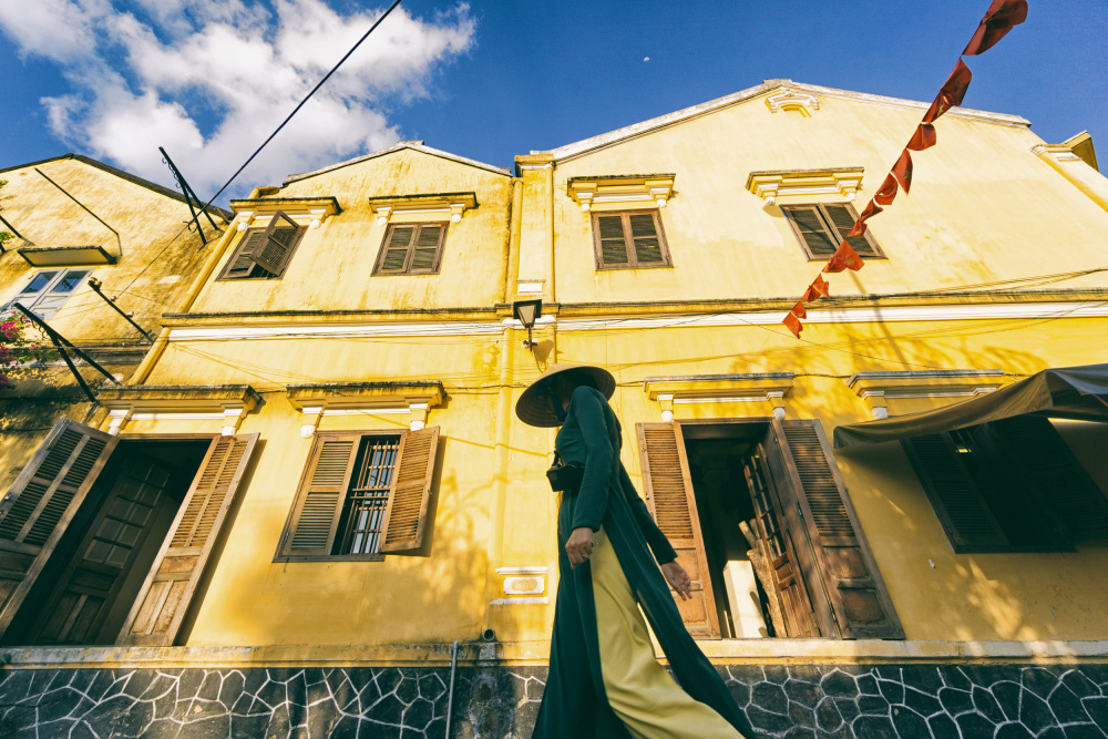 Old town girl von Samara Ratnayake