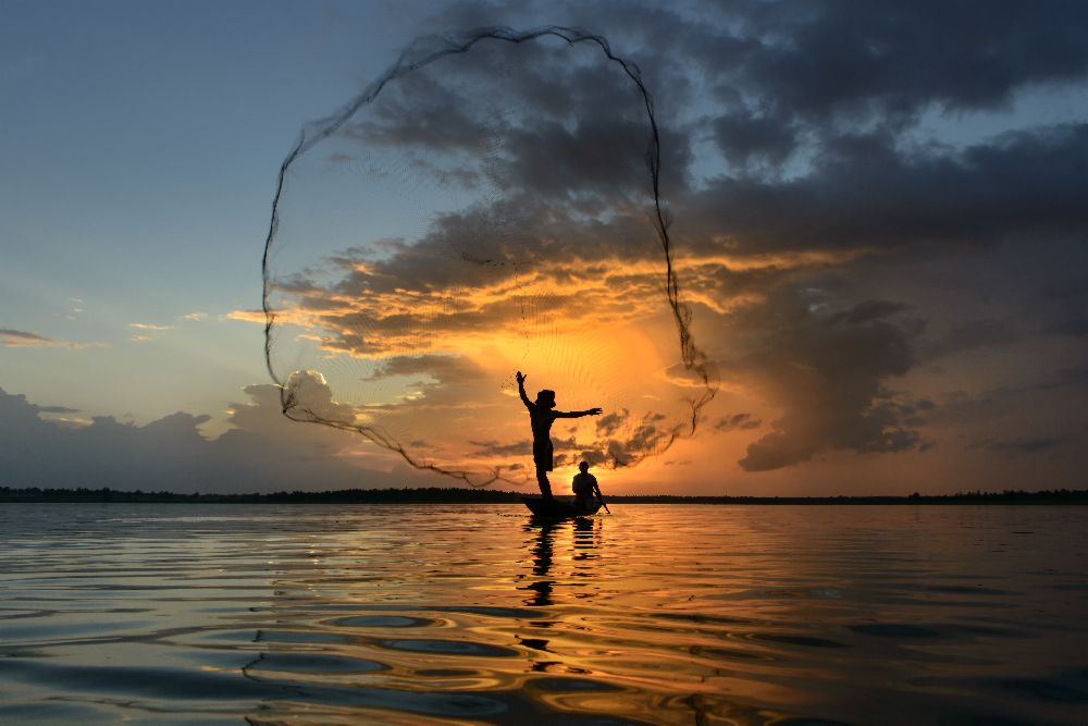 Netze im Sonnenuntergang von Saravut Whanset