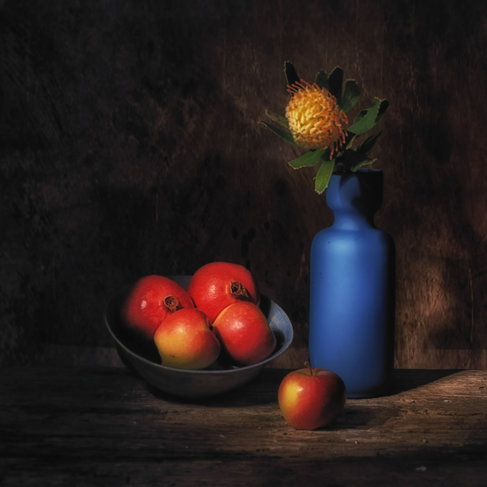 Frozen in red and green von Saskia Dingemans