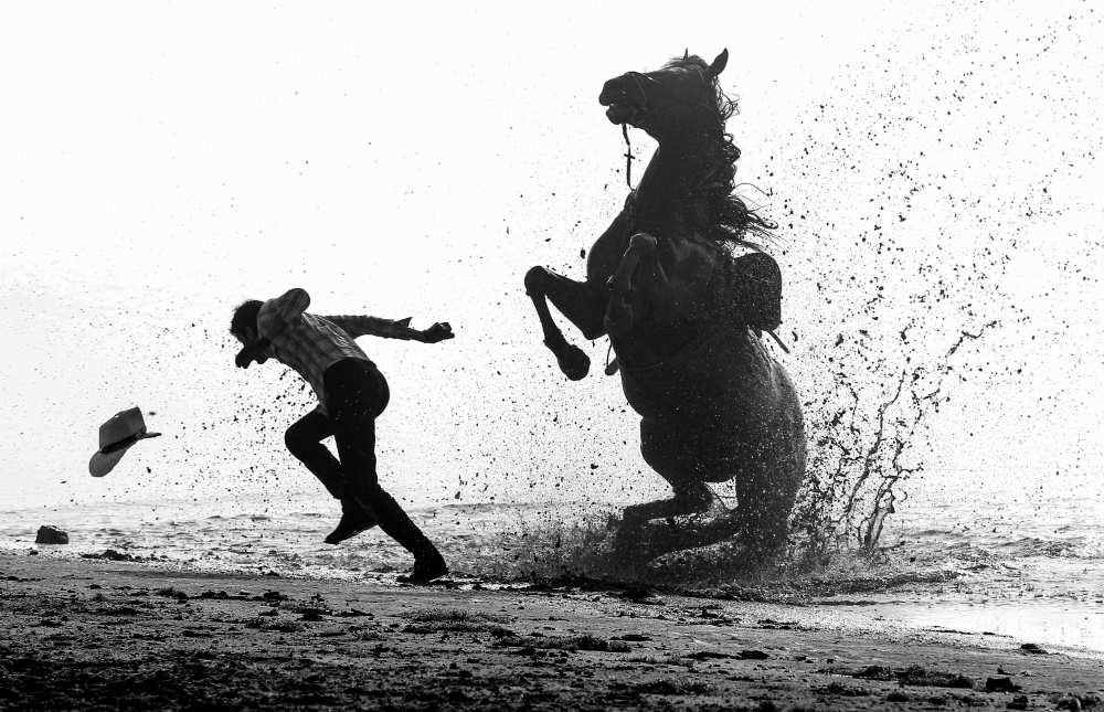 The decisive moment von Sayed Baqer Alkamel