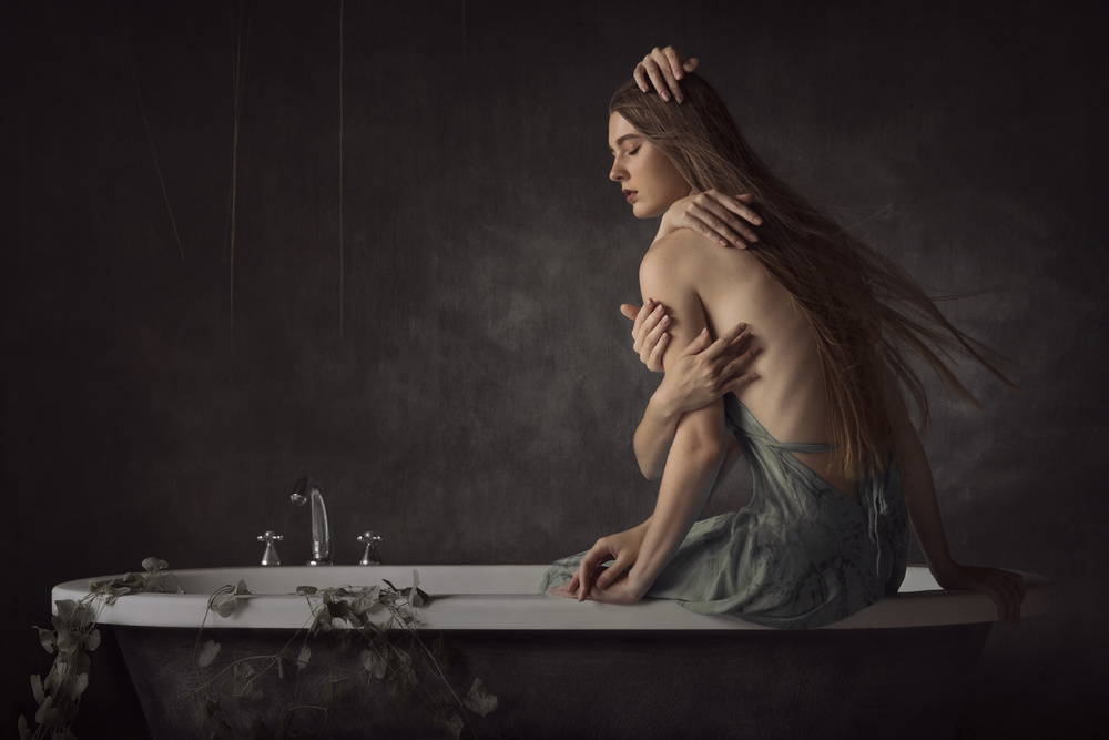 Another Bathtub Story von Sebastian Kisworo