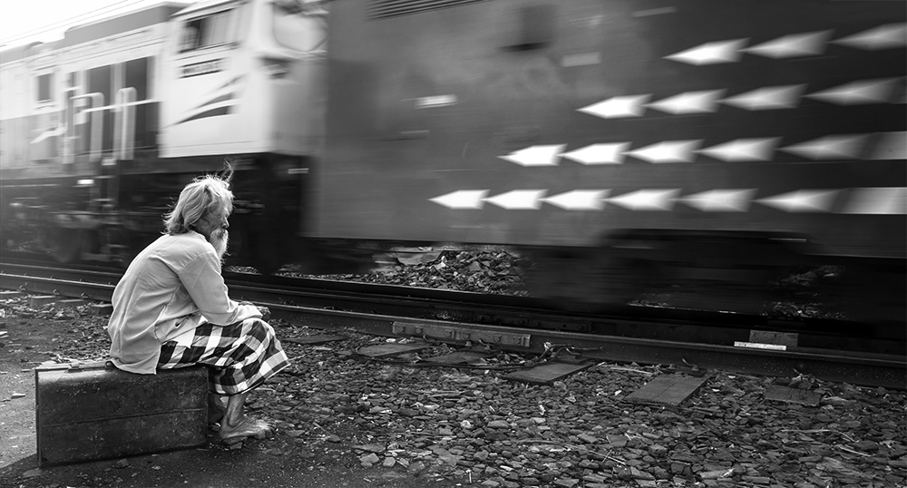 < < < < < von Sebastian Kisworo