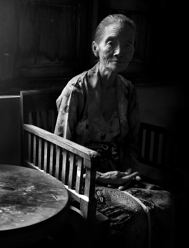 My Aunt, Bulek Larsih von Sebastian Kisworo