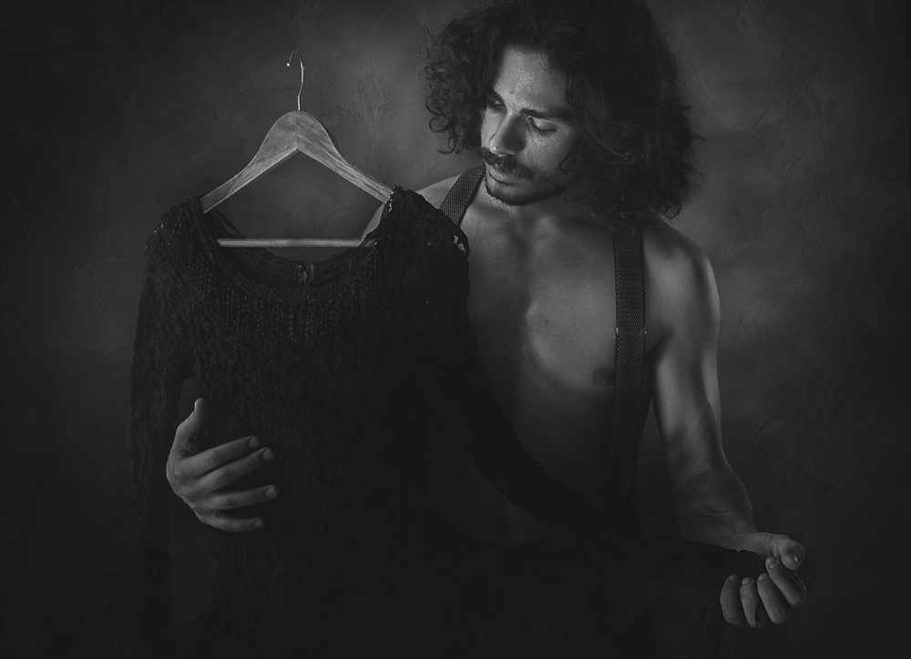 Dancing With the Past von Sebastian Kisworo