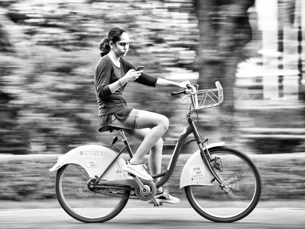 Texting Riding Style von Sebastian Vasiu (Sebastiaen)