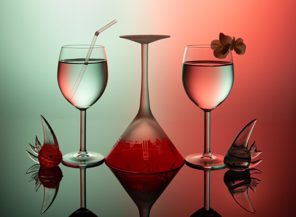 Series of Glass and Reflection - 6 von Shimei Yan