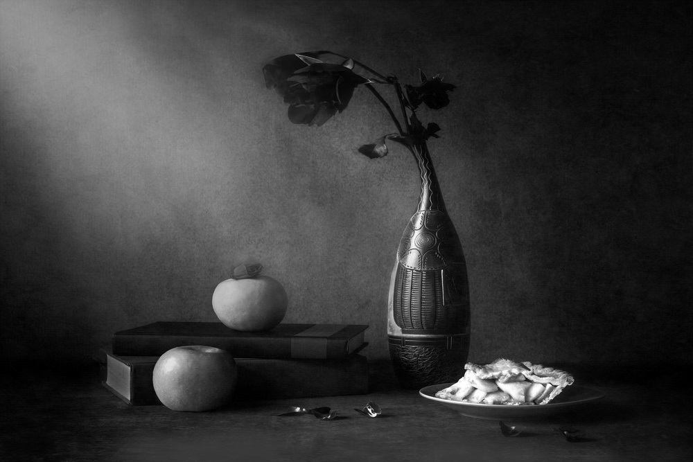 Apples, roses, &amp; books von Siyu and Wei Photography