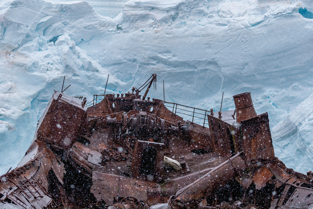 wreckage von Siyu and Wei Photography