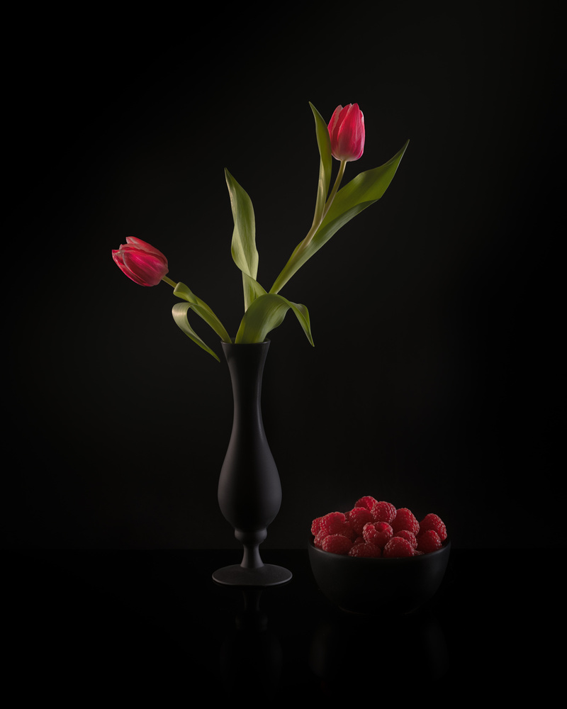 Tulips and Raspberry von Siyu and Wei Photography