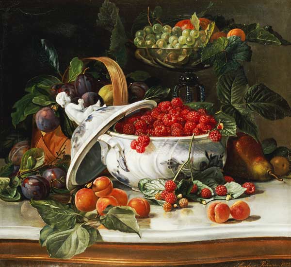 Pflaumen,Weintrauben und Himbeeren in einer Porzellanterrine von Sophus Pedersen