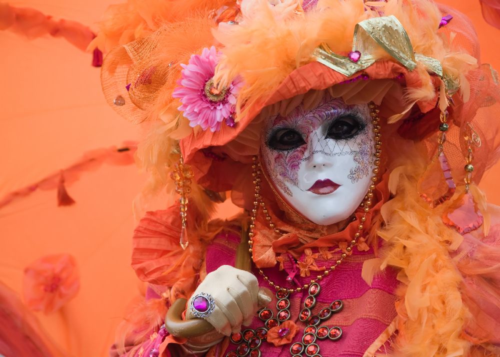 Karneval in Orange von Stefan Nielsen