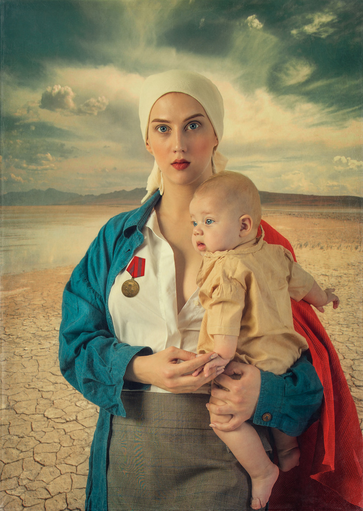 Red Madonna von Svetlana Melik-Nubarova
