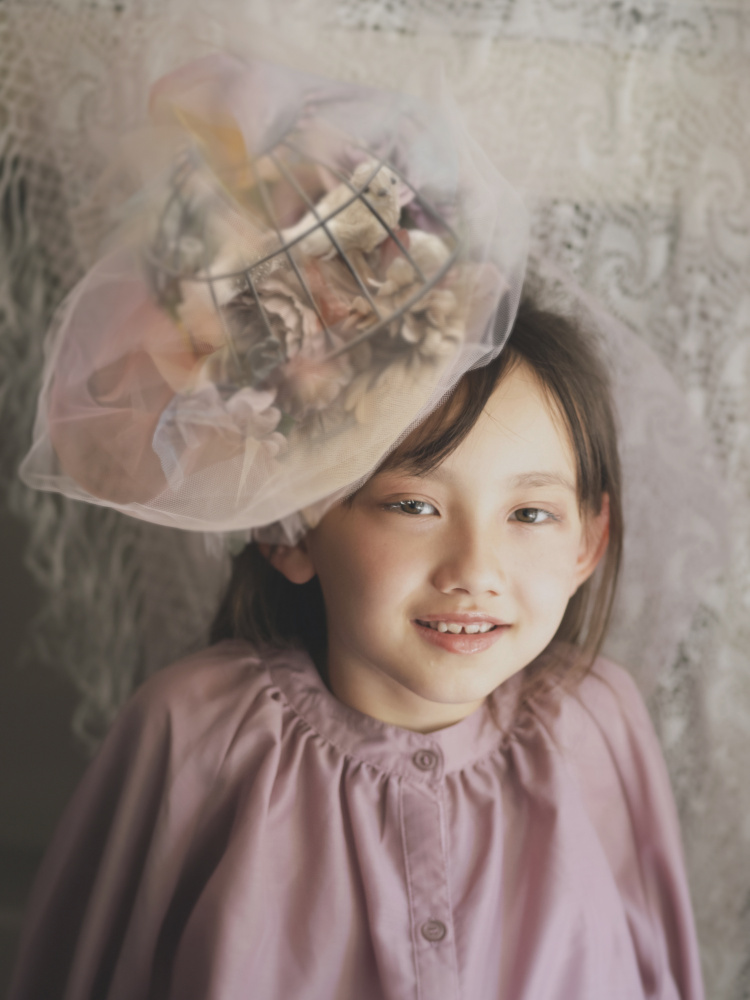 Birdcage hat von Takako Ugachi