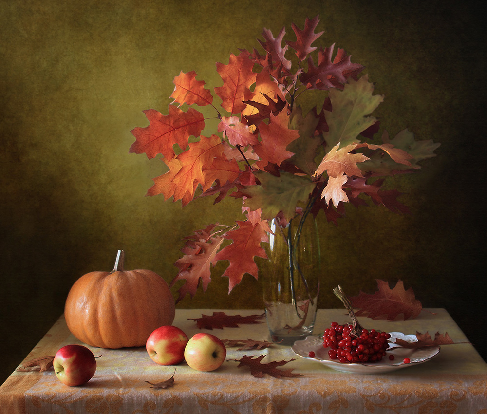 Autumn still life von Tatyana Skorokhod