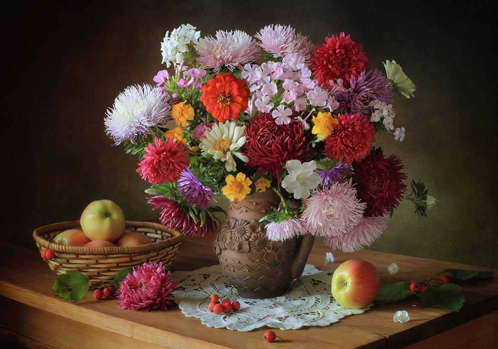 Still life with a bouquet of flowers and apples von Tatyana Skorokhod