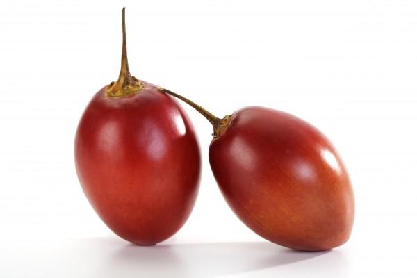 Zwei Tamarillos von Thomas Haupt