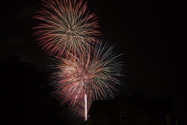 Feuerwerk zum Hofer Volksfest von Tobias Ott
