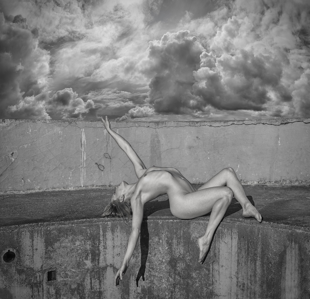 In Praise of Storm Clouds von Tom Gore