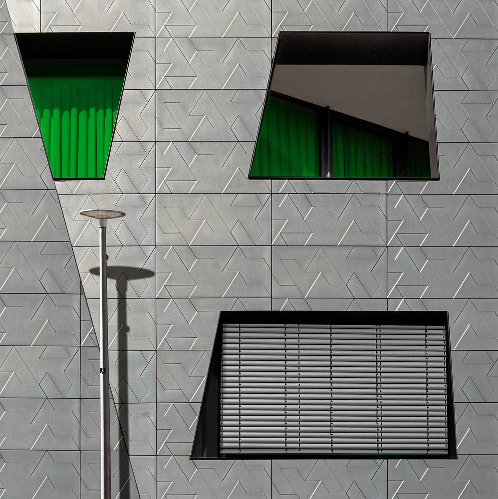 Strange windows von Tomasz Buczkowski ( Tomush )