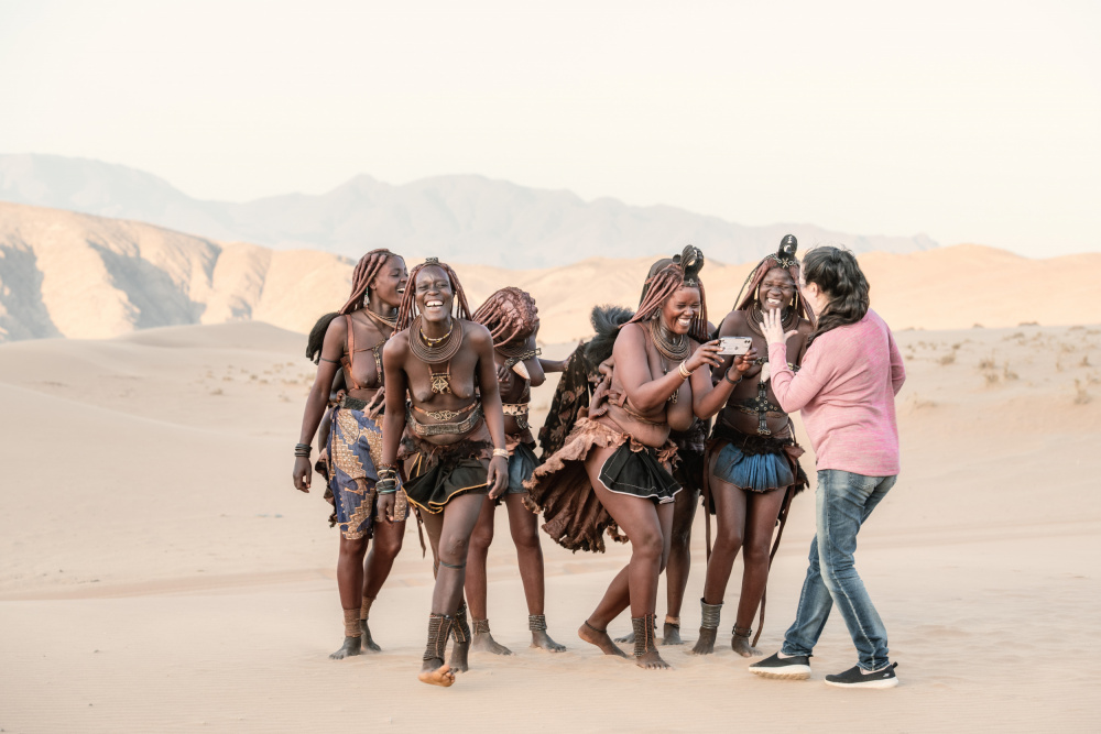 Himba hilarity von Trevor Cole