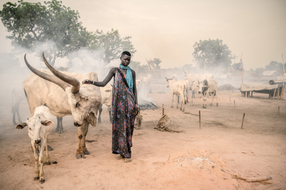 Mundari woman herder von Trevor Cole
