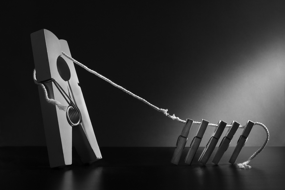 The tug-of-war (version 2) von Victoria Glinka