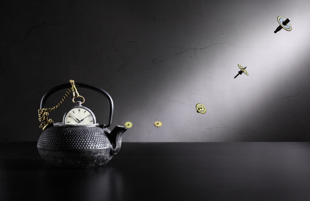 Tea time comes von Victoria Glinka