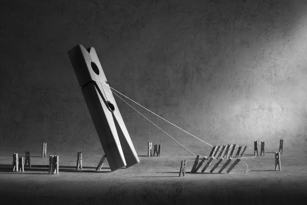 To erect a monument von Victoria Glinka