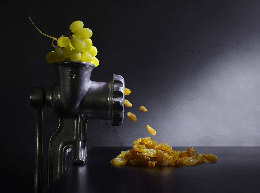 Grapes and raisins von Victoria Glinka