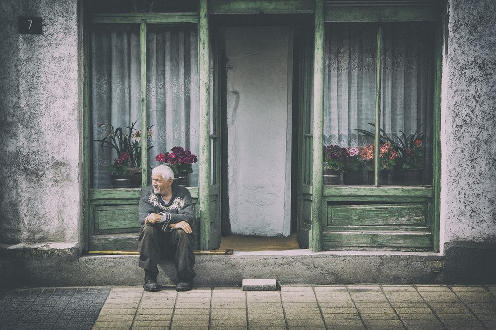 On the doorstep von Vladislav Pavlovic