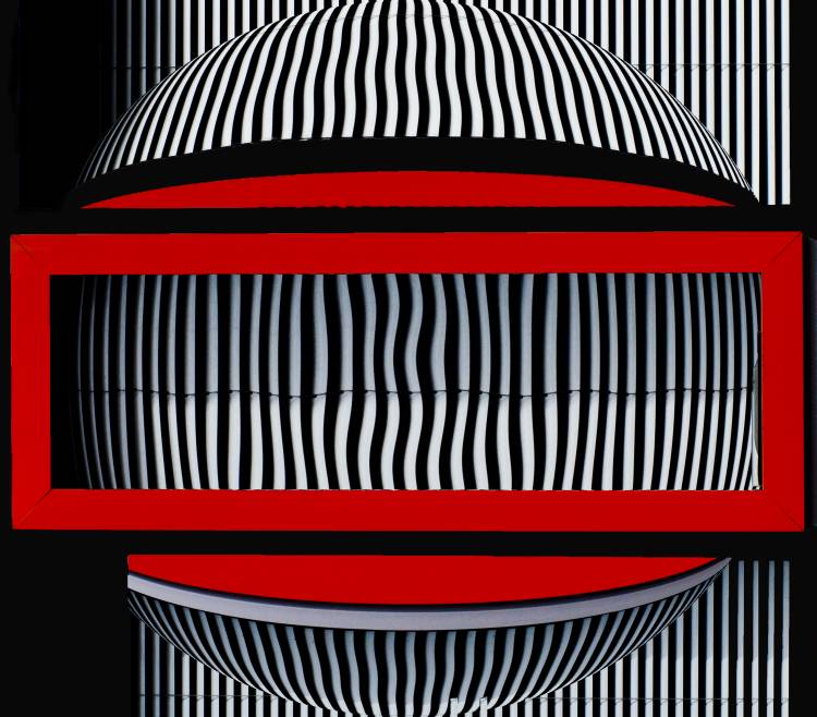 Red Frame With attitude von Wayne Pearson