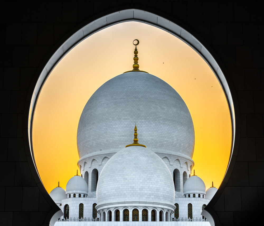 Sunset In Abu Dhabi von Wayne Pearson