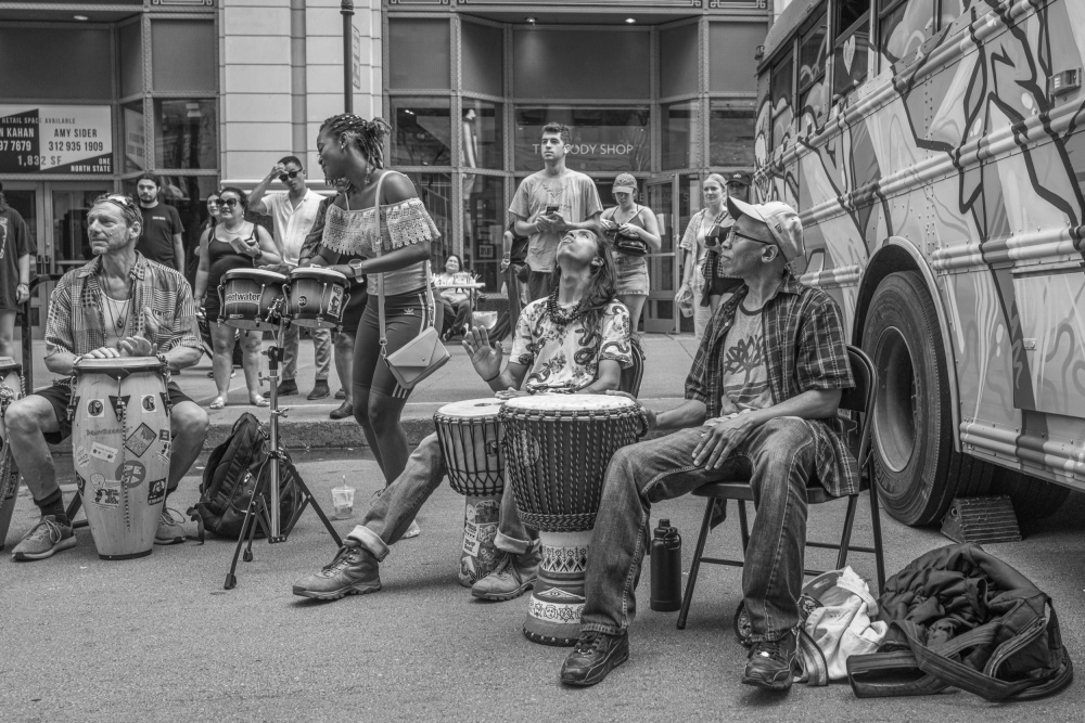 City Drum Line von Wendy Fischer Hartman