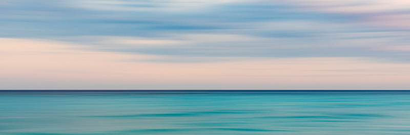 Fotografie Panorama Meer und Himmel verwischt in Menton - Frankreich von Werter Herr Werner, Dieterich