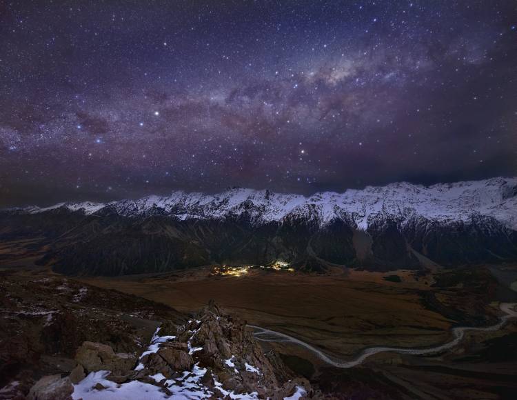 Beyond the Plains: Touching the Sky von Yan Zhang