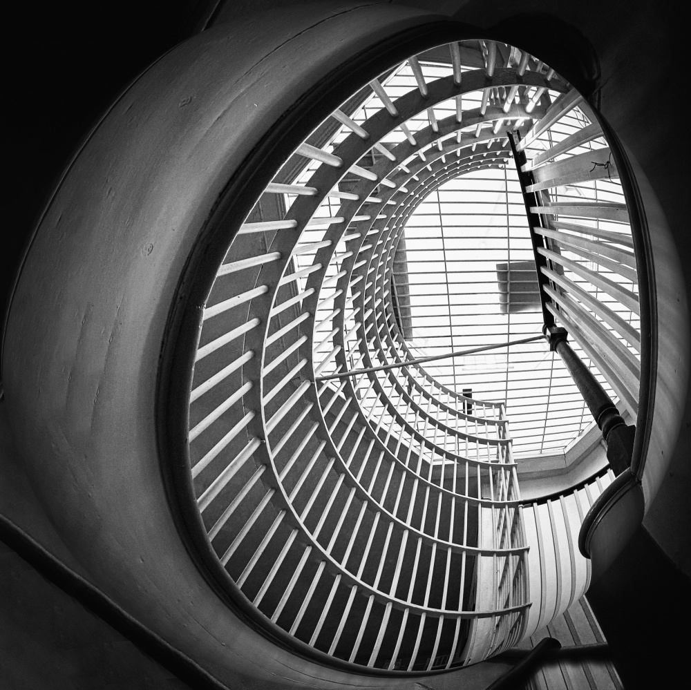 Staircase to nowhere von Yanyan Gong