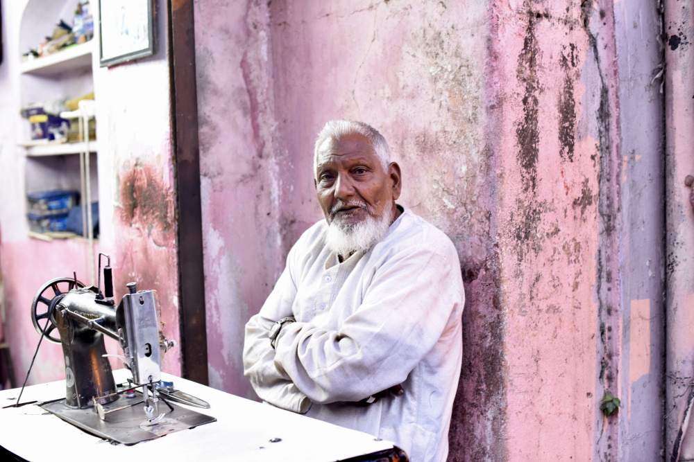 Old tailor in Jaipur von Yingmeitu