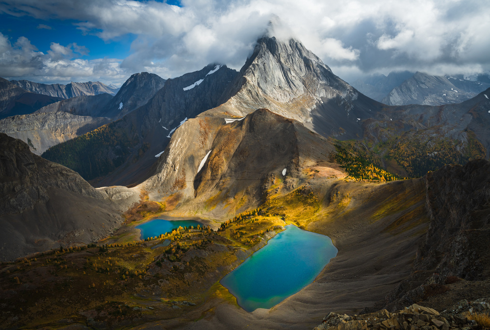 Mt Smutwood at Fall von Yongnan Li （李永男）