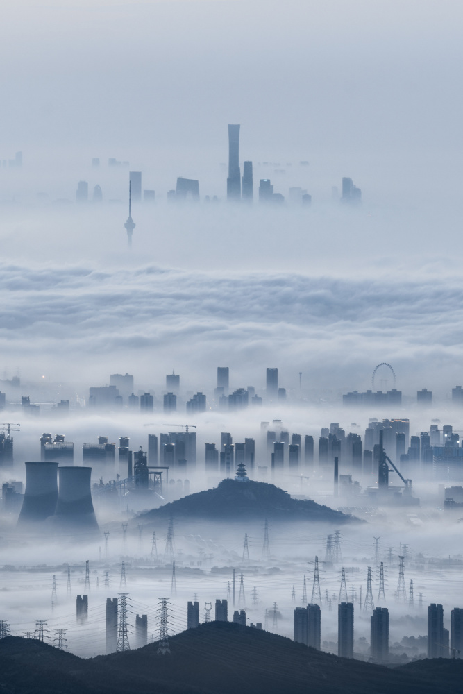 Look at the ups and downs of the cloud sea in the city. von Yuan Cui