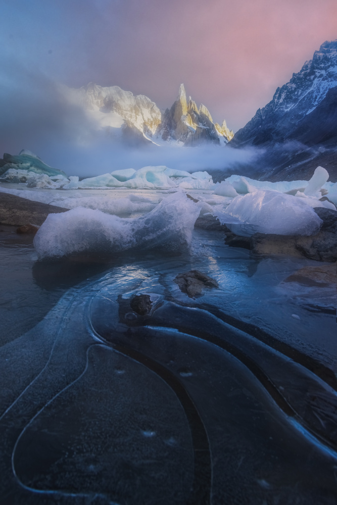 Cerro Torre in the Morning von Yun Thwaits