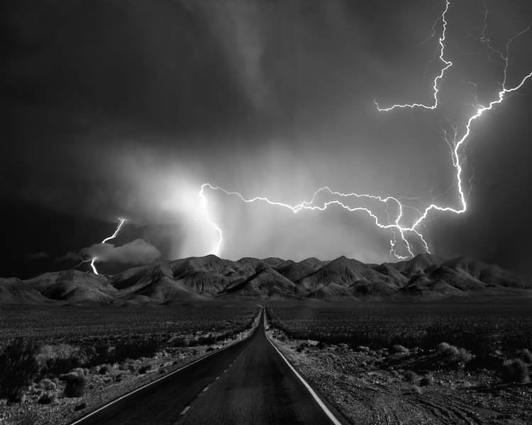 On the Road with the Thunder Gods von Yvette Depaepe